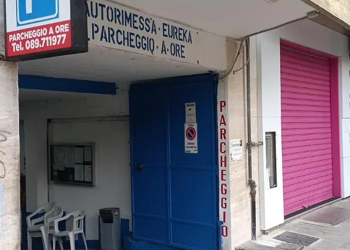 Casa In Piazza * Salernes